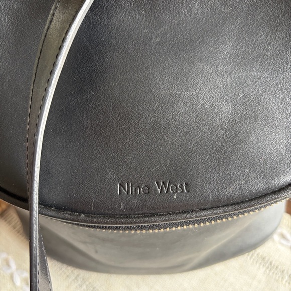 Black Nine West  Leather Crossbody Bag 💕 - Picture 7 of 9